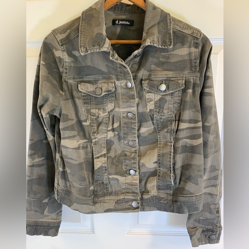 d. jeans Olive Green Camouflage Cropped Button Up Denim Jacket Women Size Small